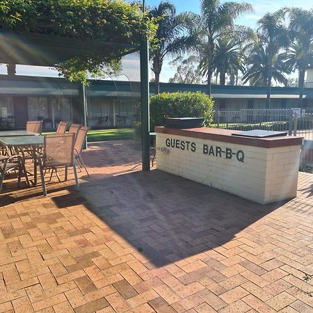 Motel Riverina Leeton Dış mekan fotoğraf