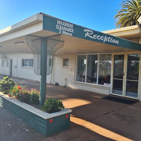 Motel Riverina Leeton Dış mekan fotoğraf