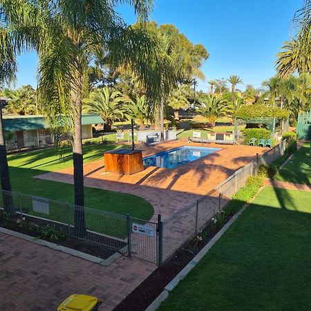 Motel Riverina Leeton Dış mekan fotoğraf