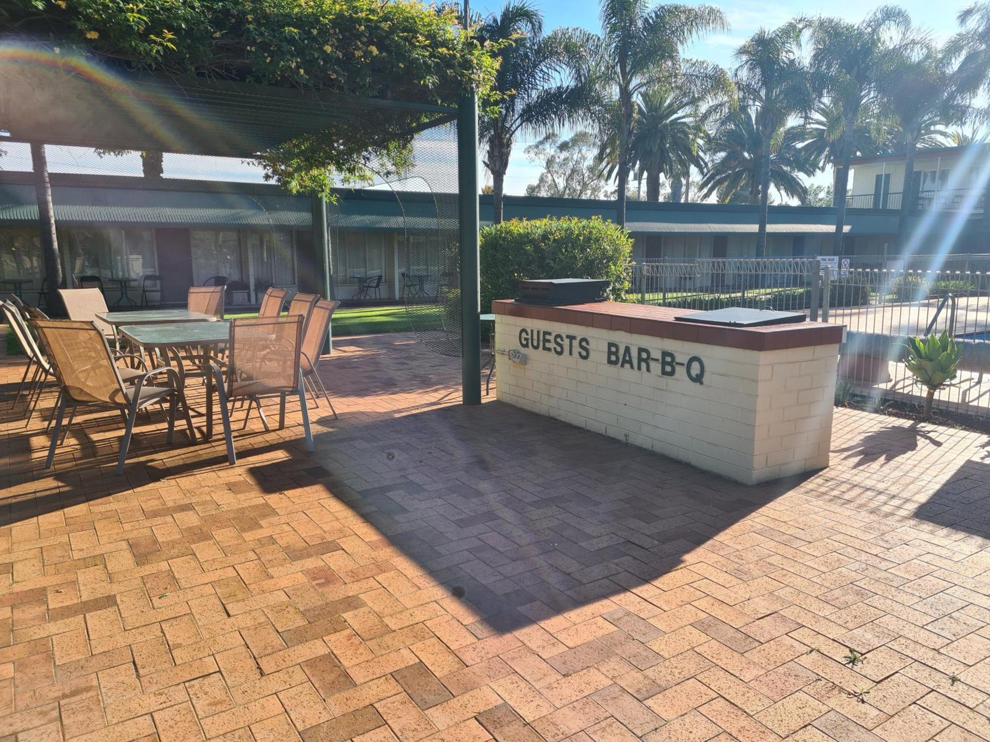 Motel Riverina Leeton Dış mekan fotoğraf