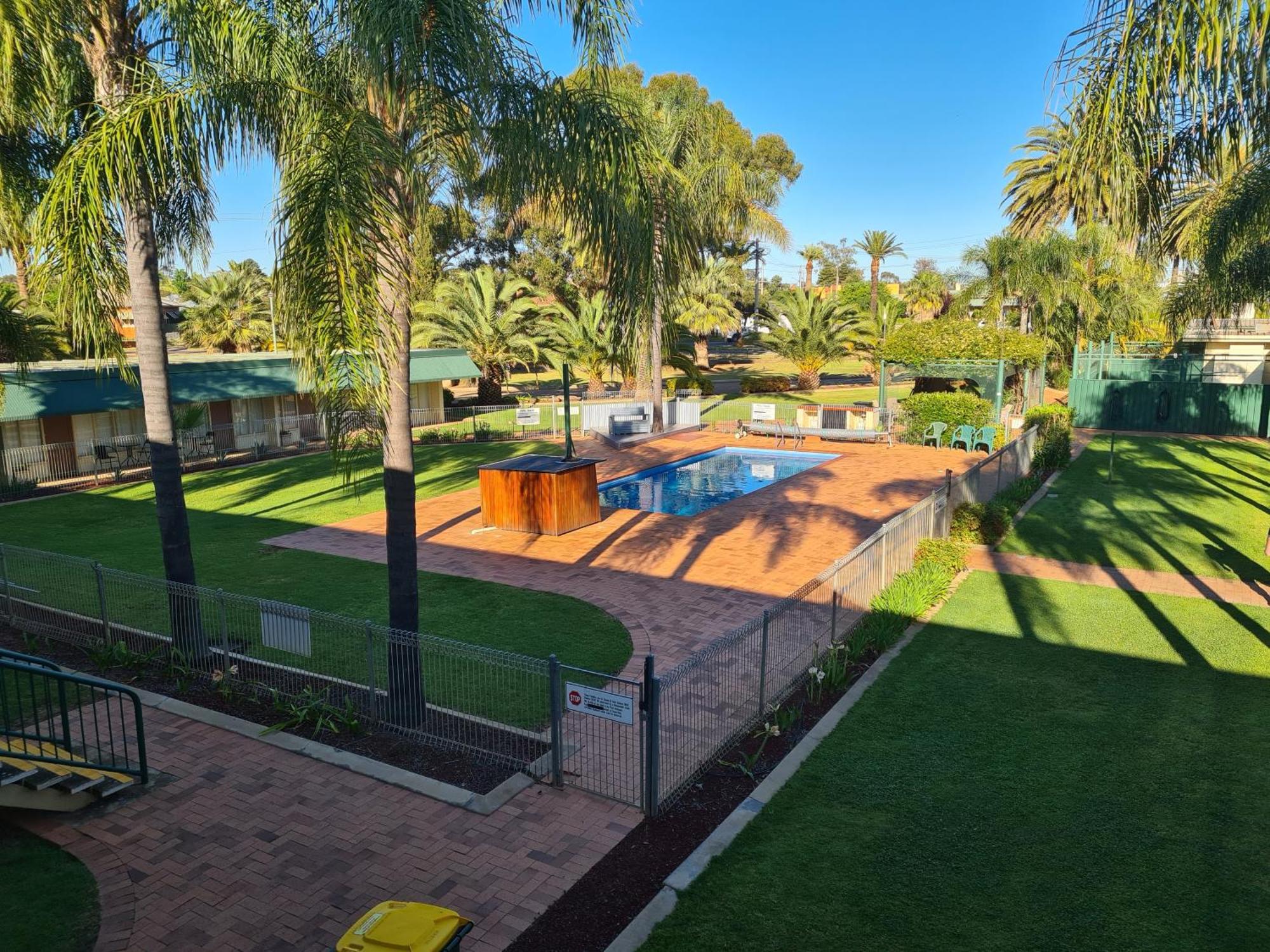 Motel Riverina Leeton Dış mekan fotoğraf