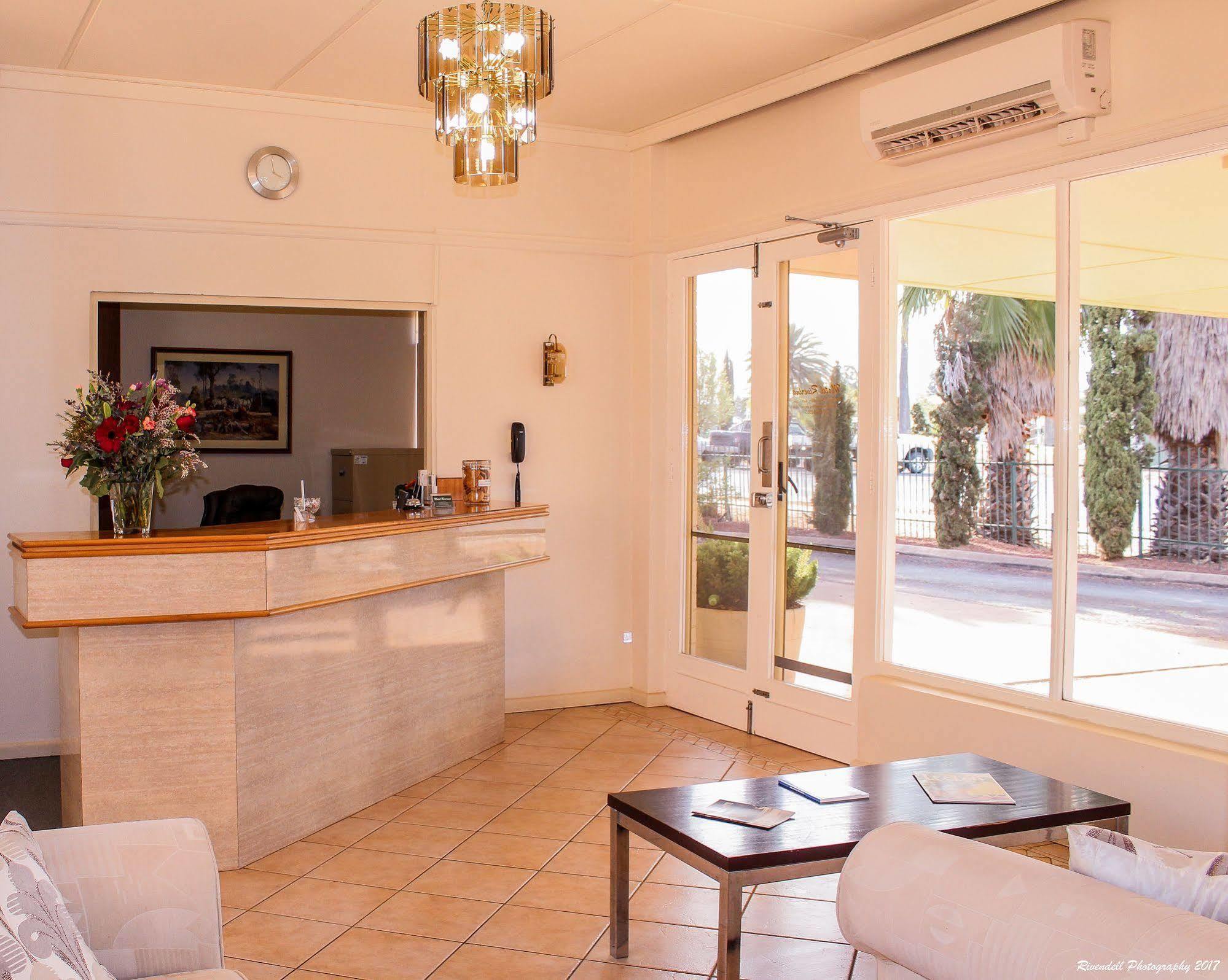 Motel Riverina Leeton Dış mekan fotoğraf