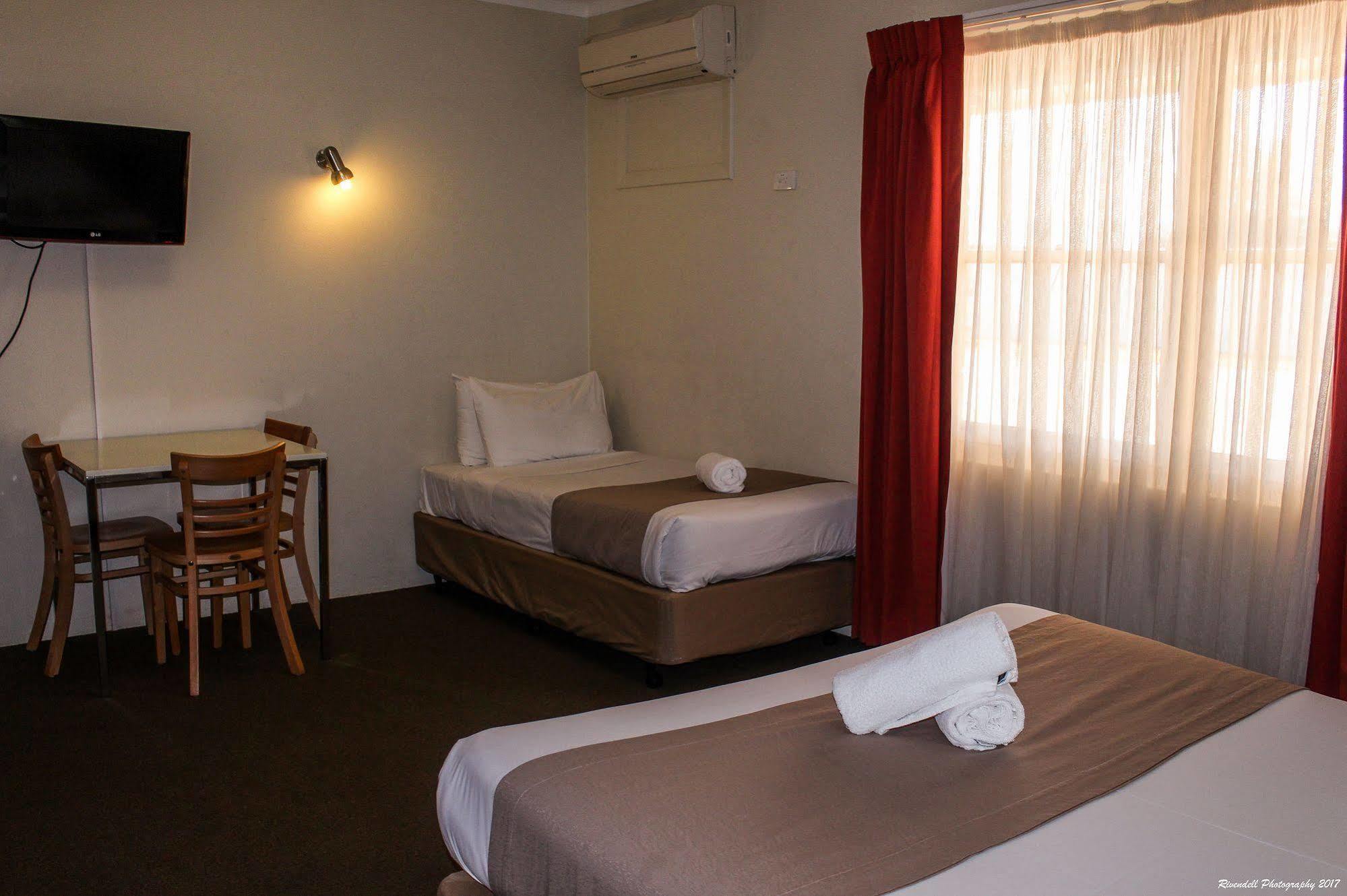 Motel Riverina Leeton Dış mekan fotoğraf