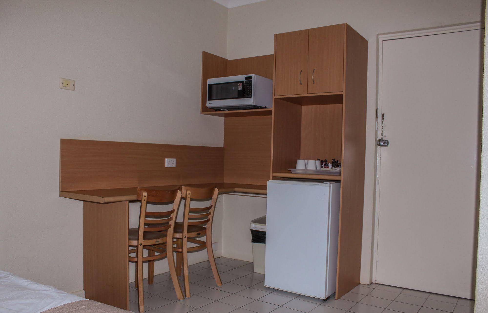 Motel Riverina Leeton Dış mekan fotoğraf