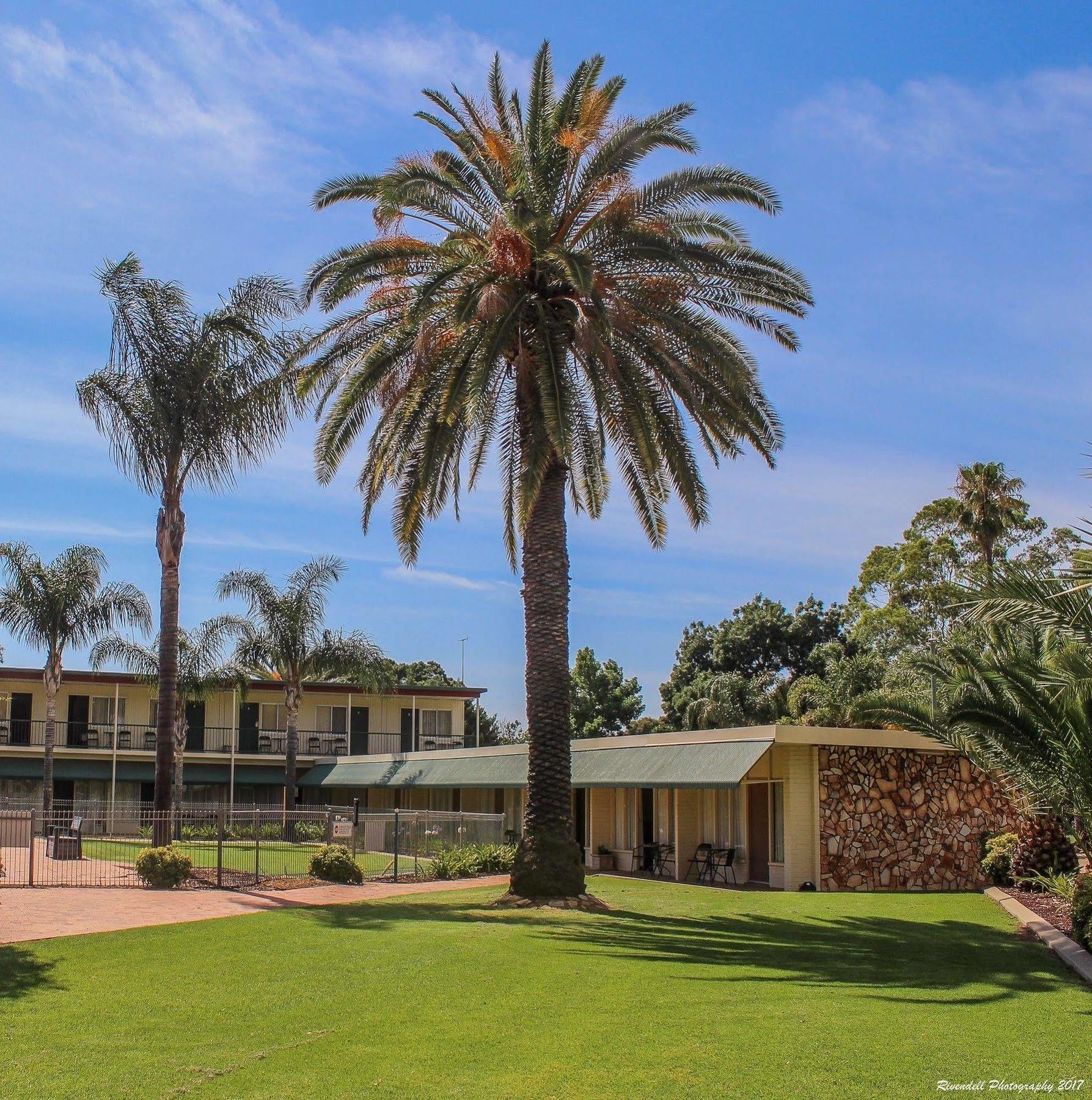 Motel Riverina Leeton Dış mekan fotoğraf