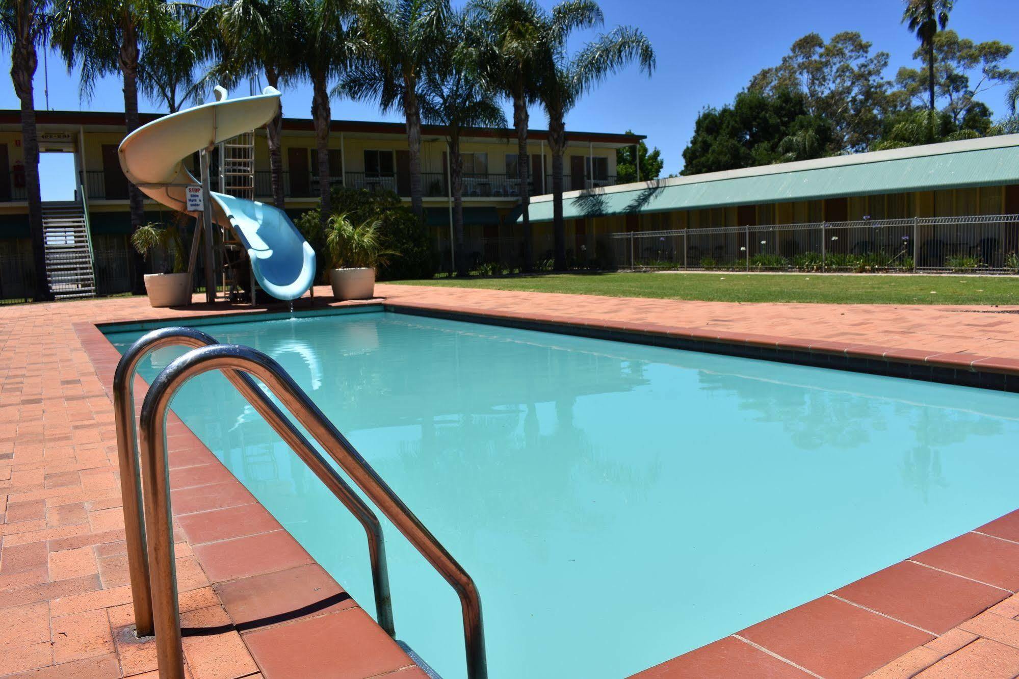 Motel Riverina Leeton Dış mekan fotoğraf