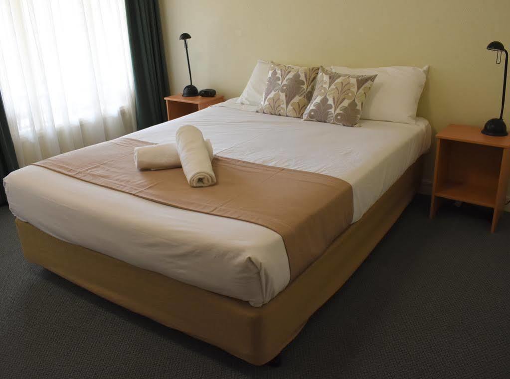 Motel Riverina Leeton Dış mekan fotoğraf